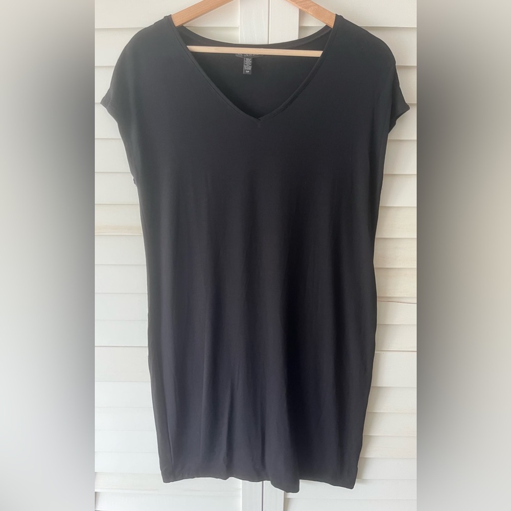Eileen Fisher V-Neck Cap Sleeve Black Dress Size Small